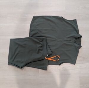 Figs scrub set - moss green - Rafaela top (XL) - Livingston pants (XXL)